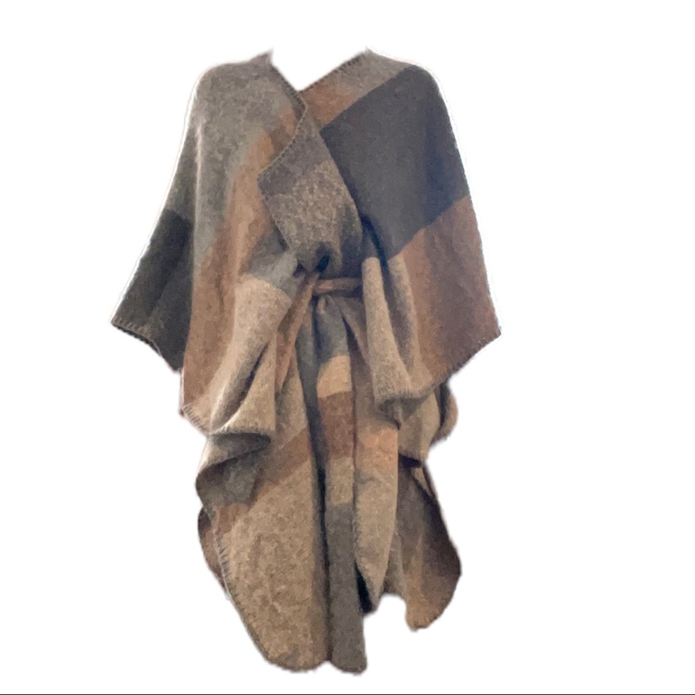 Lucky brand kimono style poncho. Super soft.